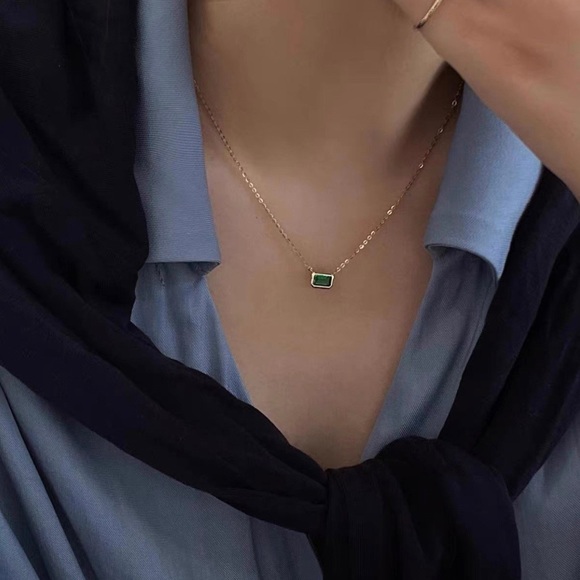 14k Solid Gold Dainty Emerald Charm Necklace - Picture 4 of 8